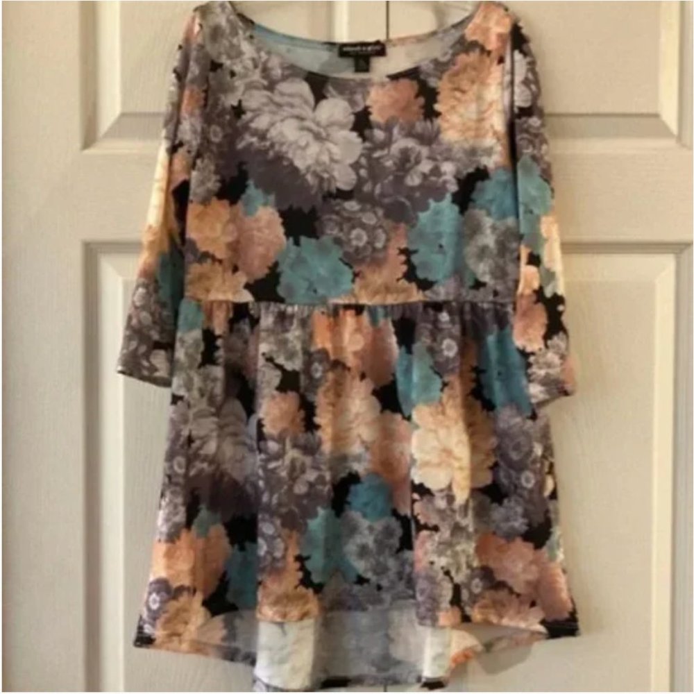 About A Girl Floral Top Juniors Size Large